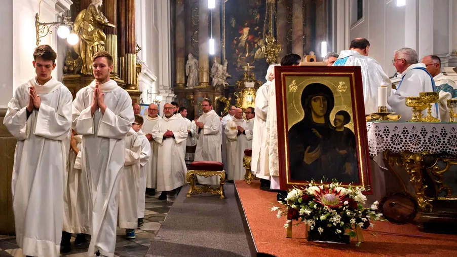 Biskup Pavel požehnal nový obraz Matky Boží Svatotomské